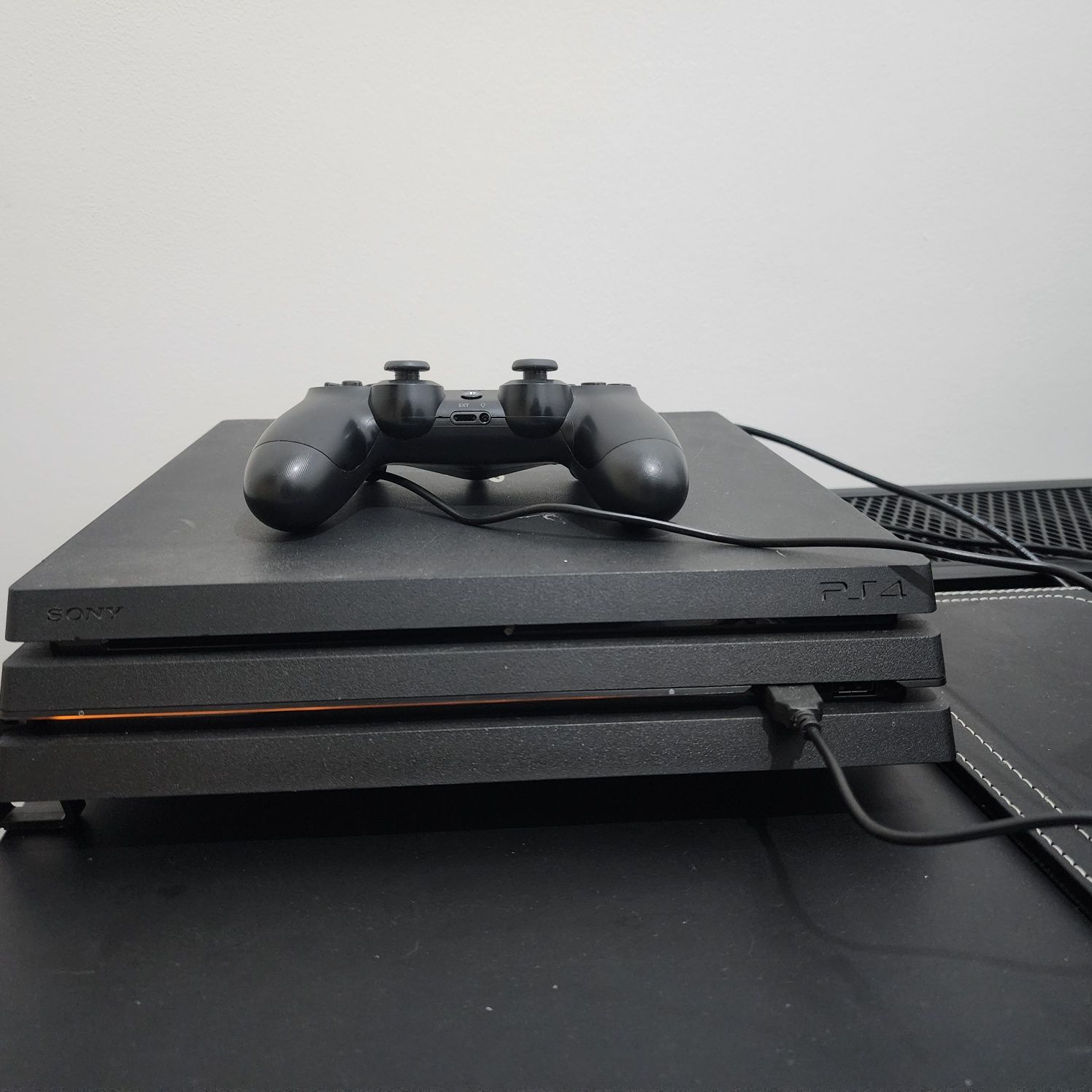 Playstation 4 PRO (CUH-7216B)