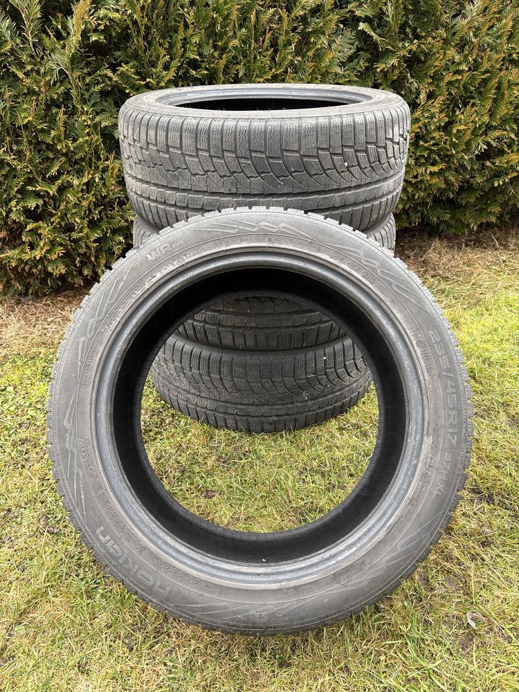 4x Opony zimowe Nokian WR A4 235/45/17 97H XL