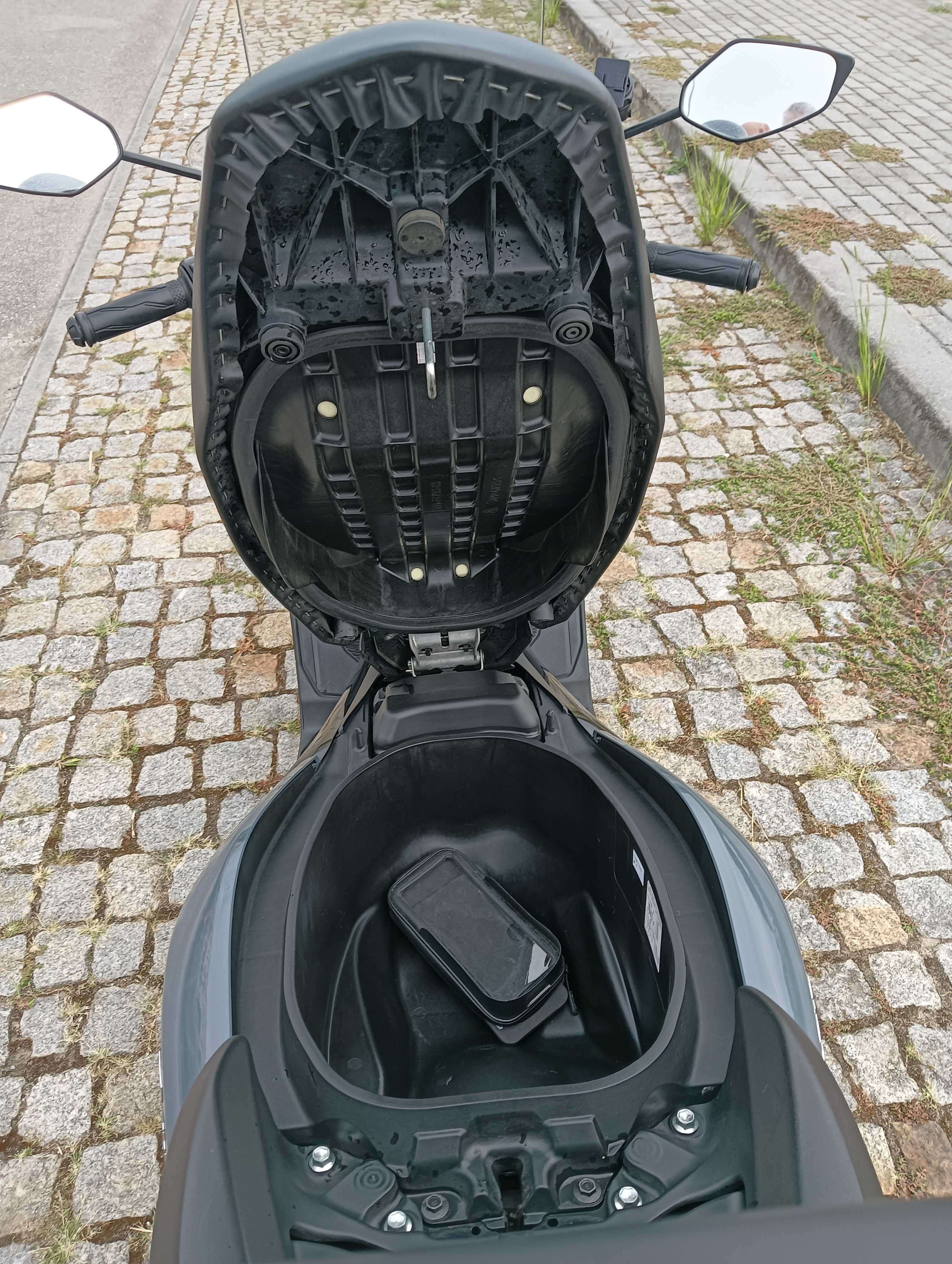 Yamaha Nmax 125 como nova