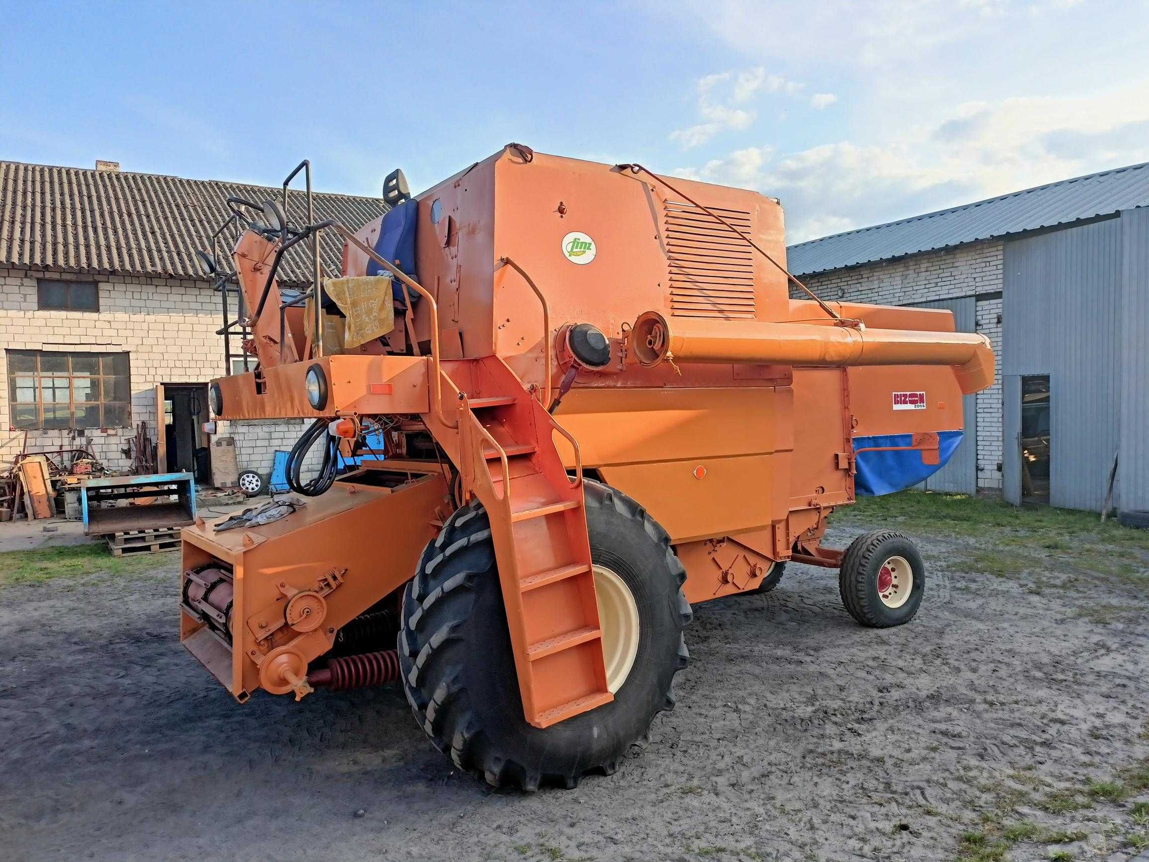 Sprzedam kombajn Bizon Z056