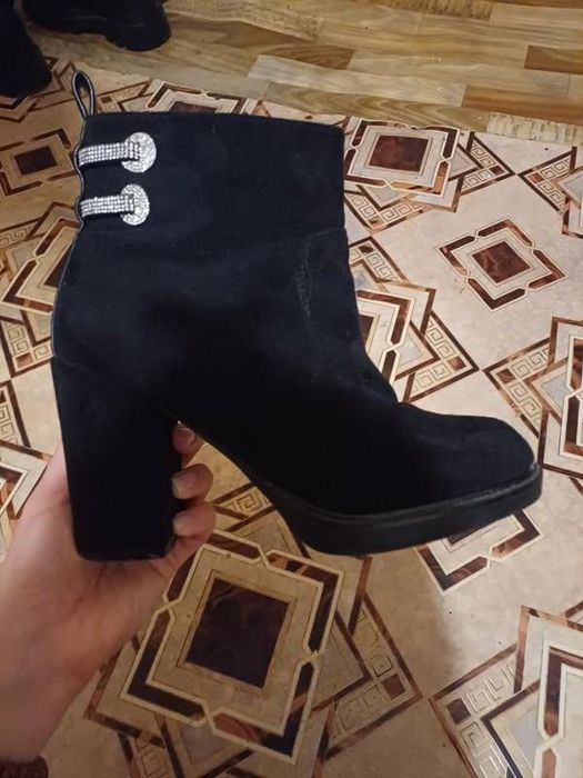 Ботінки на каблуці дуже красиві
