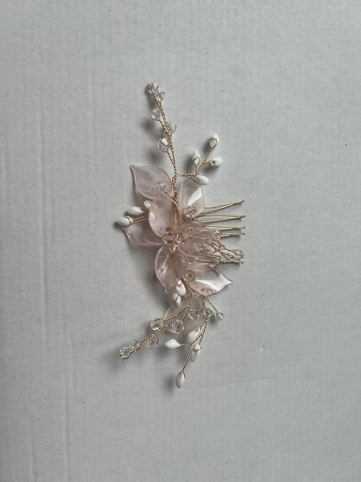 Ozdoba do włosów na grzebyku