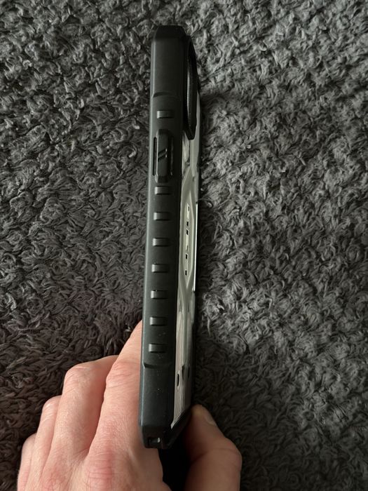 Etui Urban Armor Gear do iPhone 15 Plus