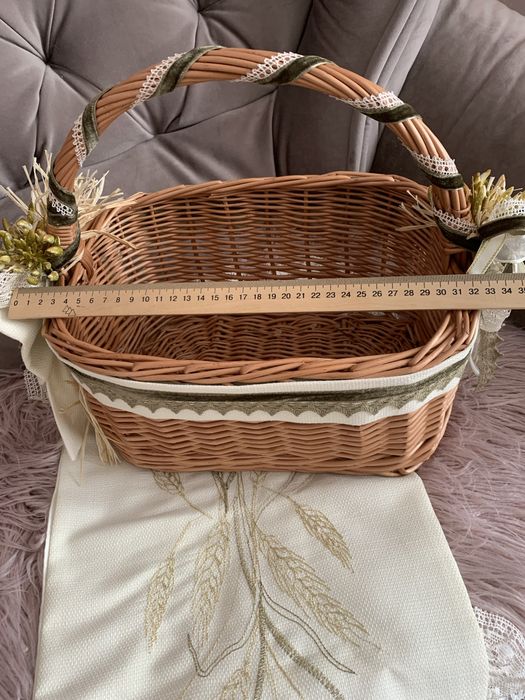 Великодній кошик з рушничком