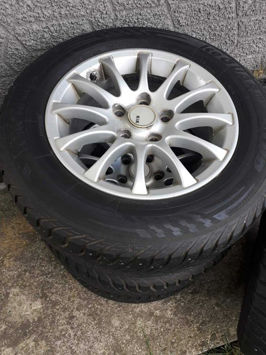 Диски - легкосплавні з резиною R 15. 6 1/2 J×15H2, 5 болтів.