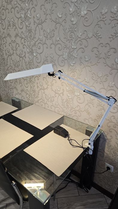 Лампа настільна Luxo,нова!!!