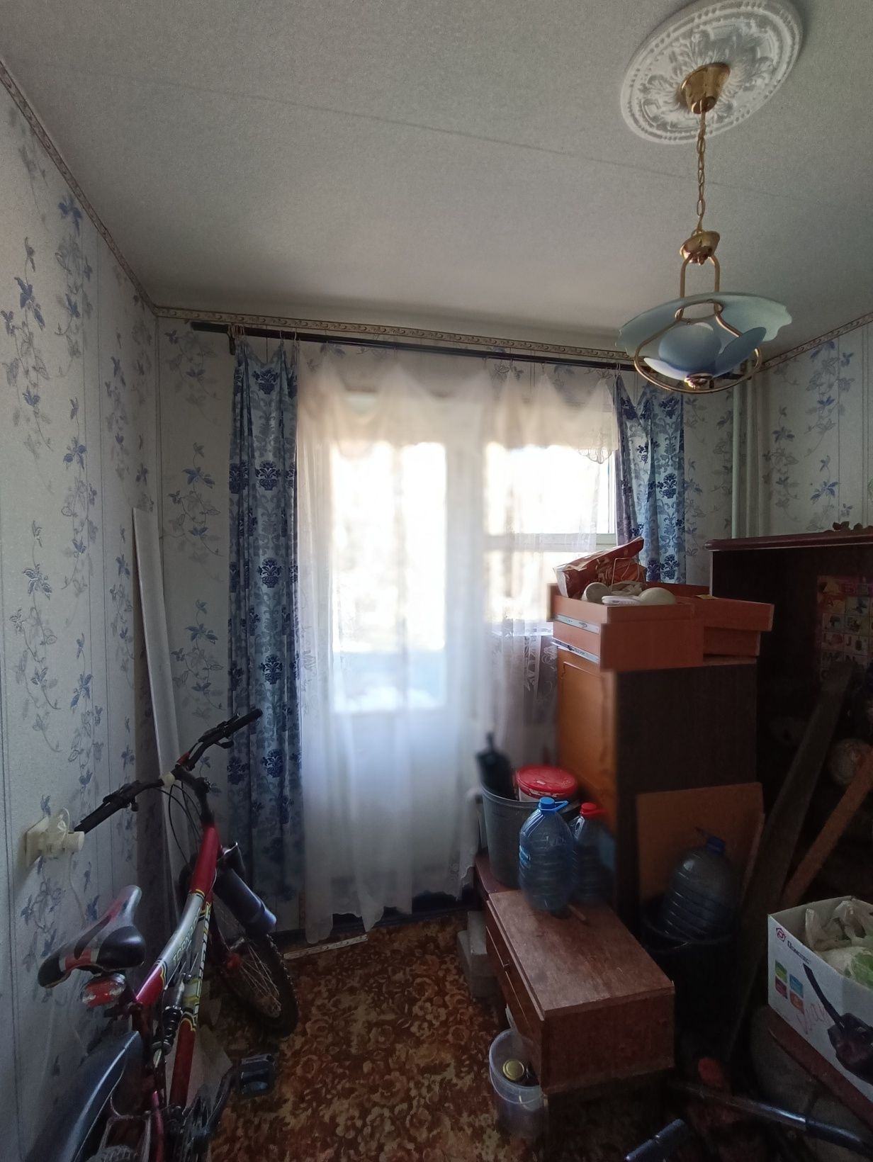 Продам 4комн, 2этаж, л/б, набережная