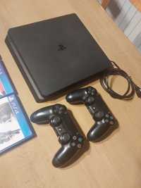 PlayStation 4 plus 2 pady