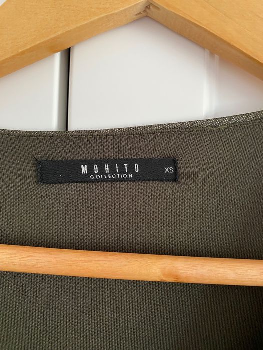 Sukienka z długim rękawem