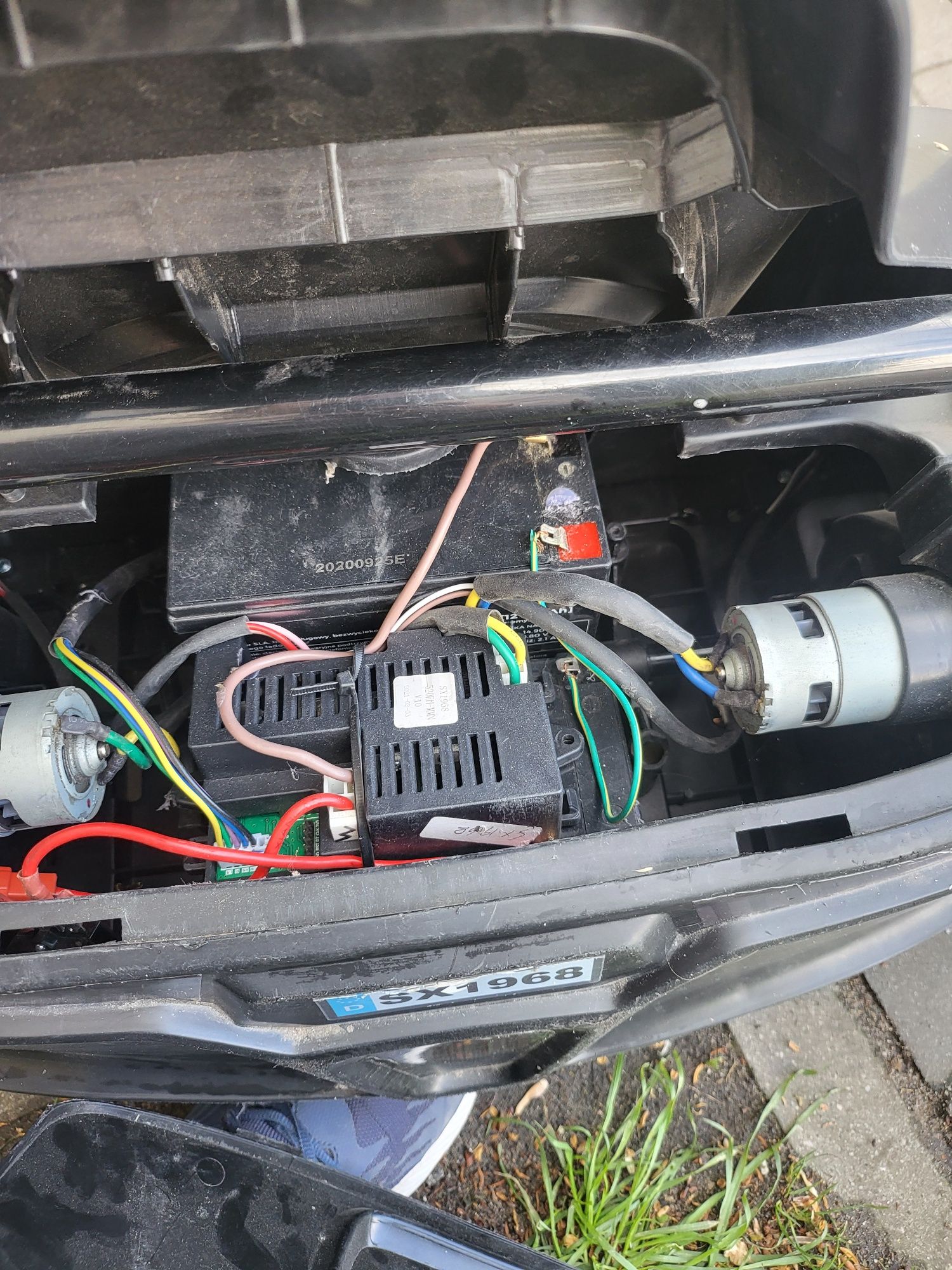 Gokart elektryczny z dwoma akumulatorami Pojazd FX1 Drift Master. Stan