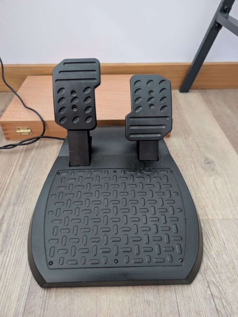 Thrustmaster TMX Pro