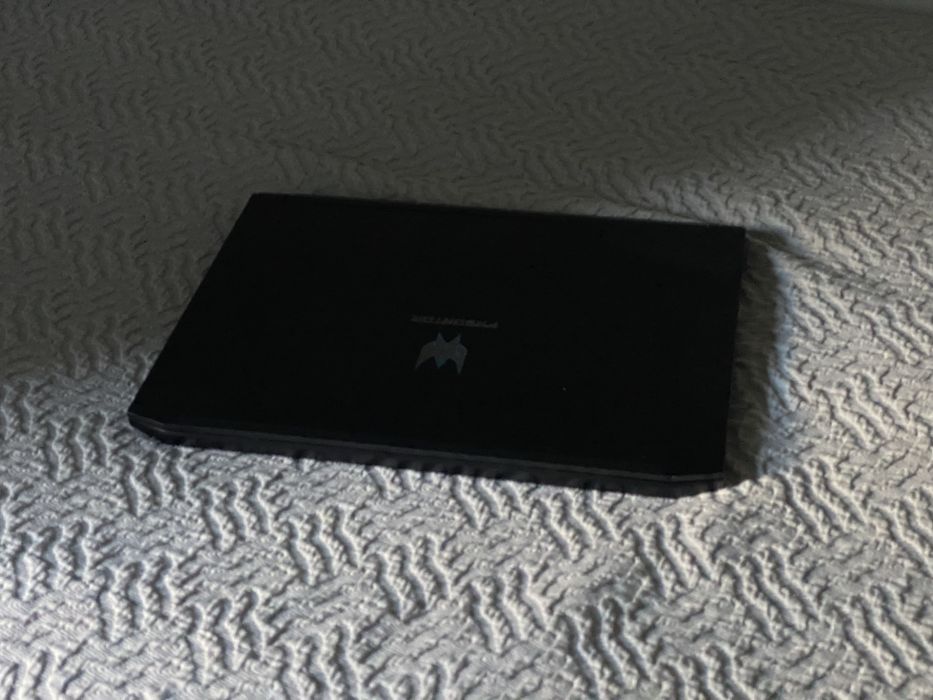 Portatil acer triton 300