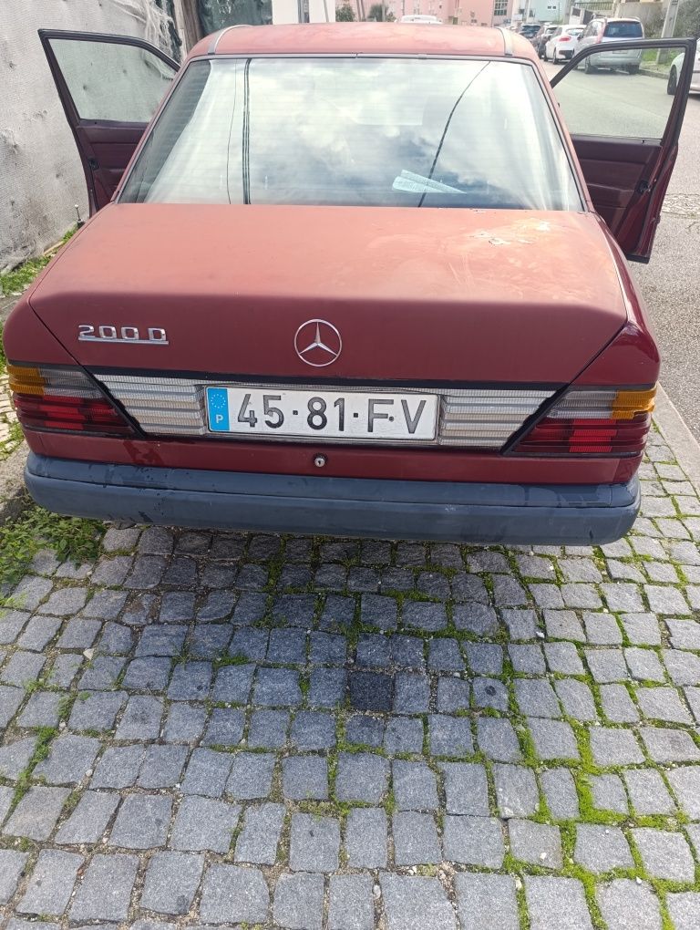 Mercedes Benz 200D