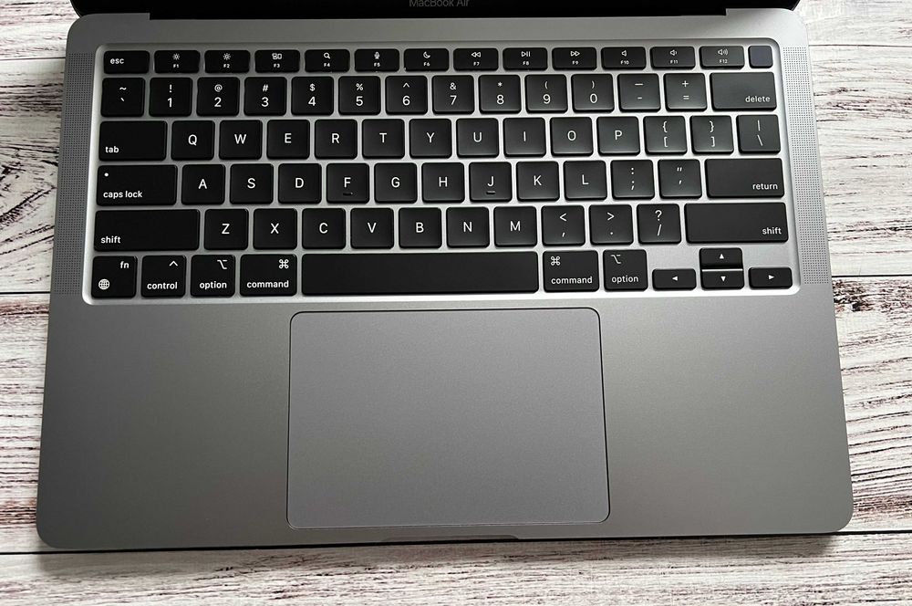 Apple Macbook Air 2020 M1 / 8Gb / SSD 512Gb