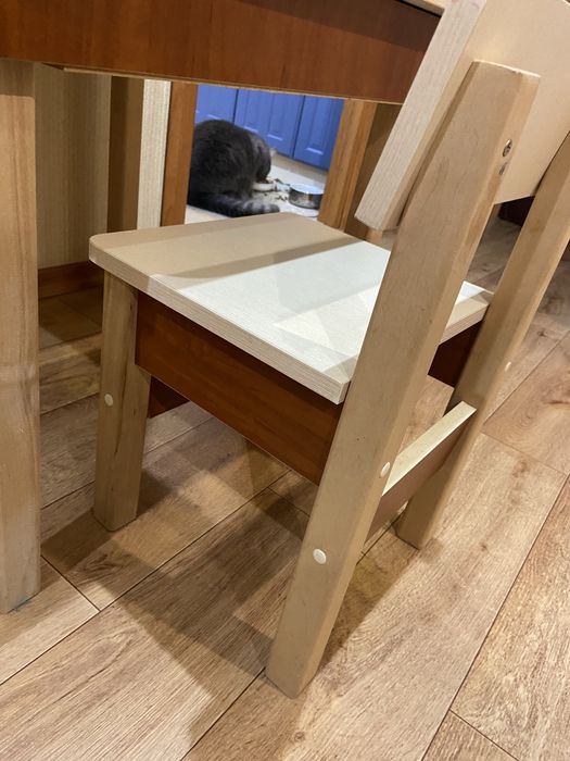 Дитячий стол із стільцем з натуральних матеріалів