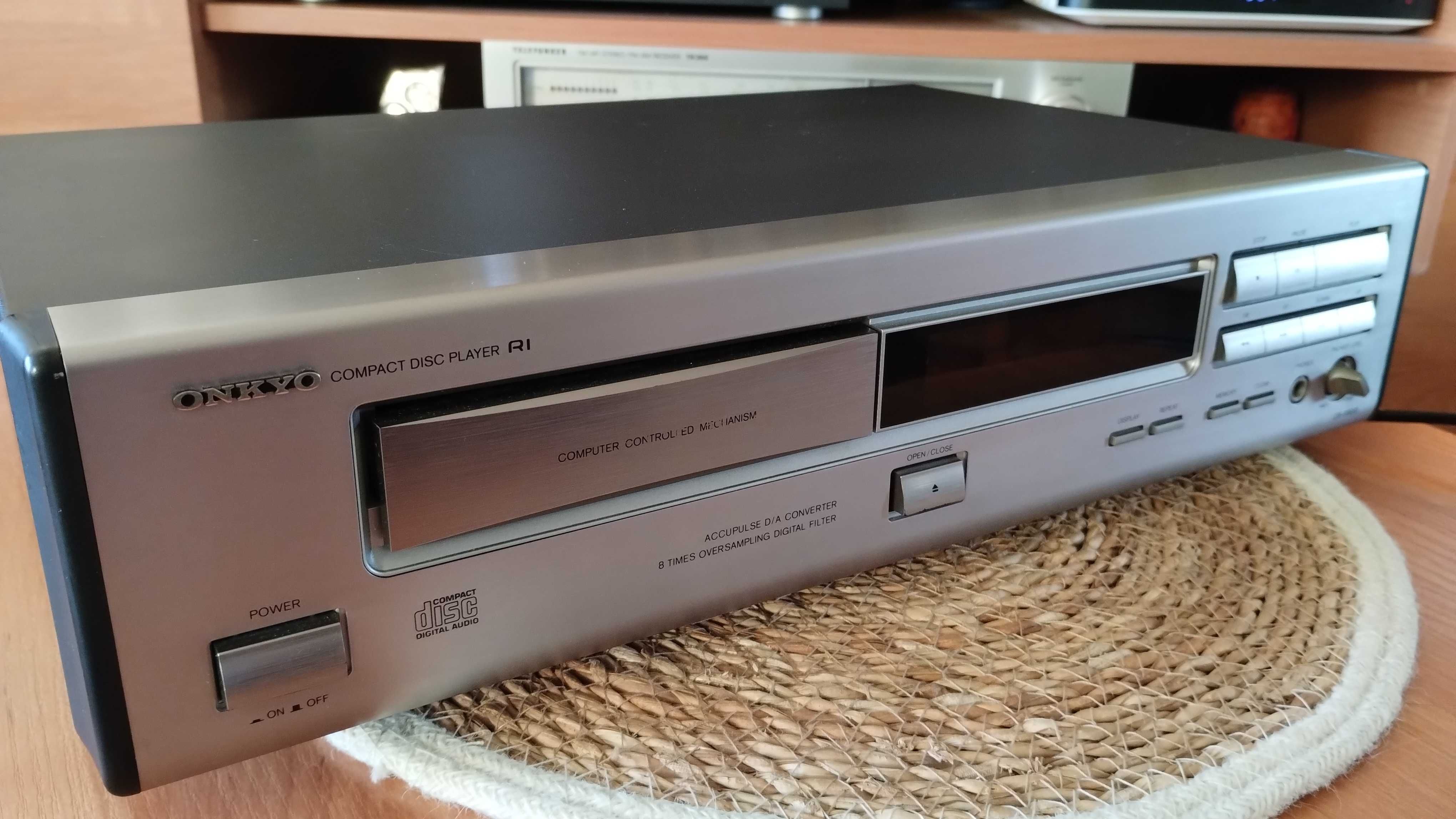 Odtwarzacz CD Onkyo DX-6900