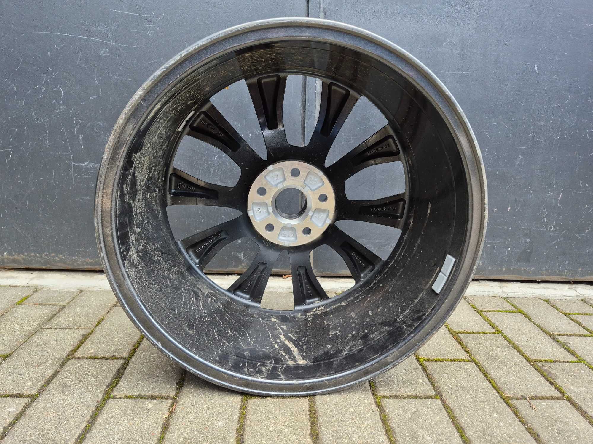 Skoda Superb III (3V) 15- Felga aluminiowa 8.0" x 19" 5x112 ET44