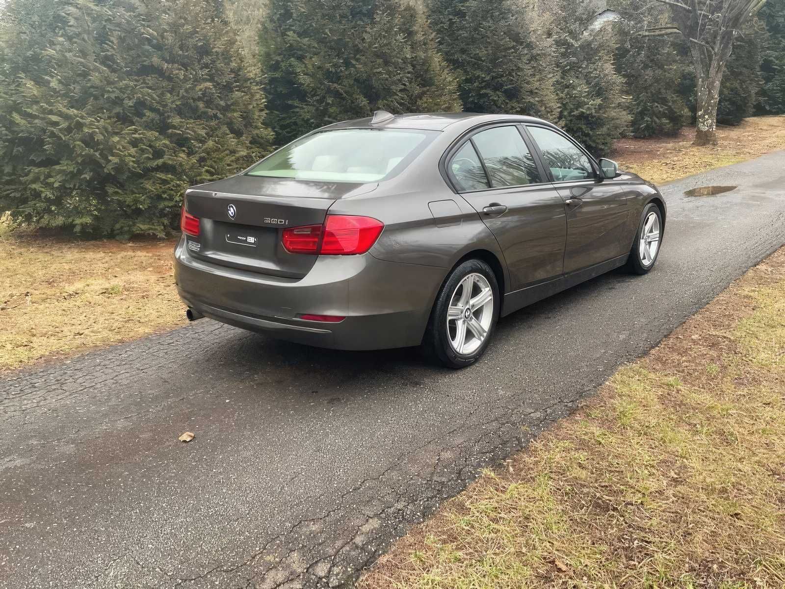 2013 BMW 3 Series 320i