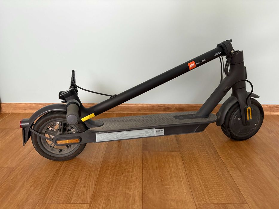 Hulajnoga Elektryczna Xiaomi Mi Electric Scooter Essential