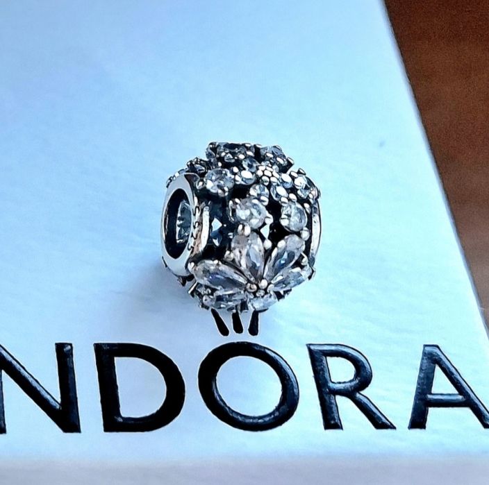 Charms Pandora śnieżka srebro 925