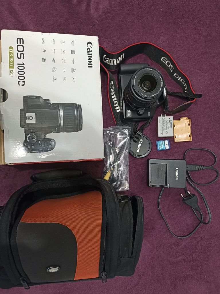 Дзеркалка Canon EOS 1000D повний комплект + сумка