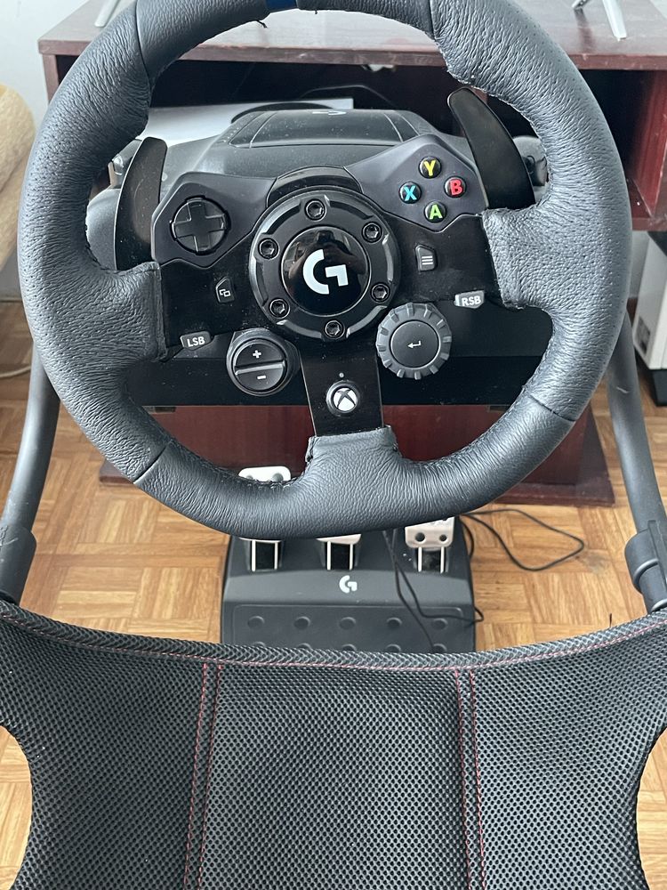 Kierownica Logitech G923 + Playseat