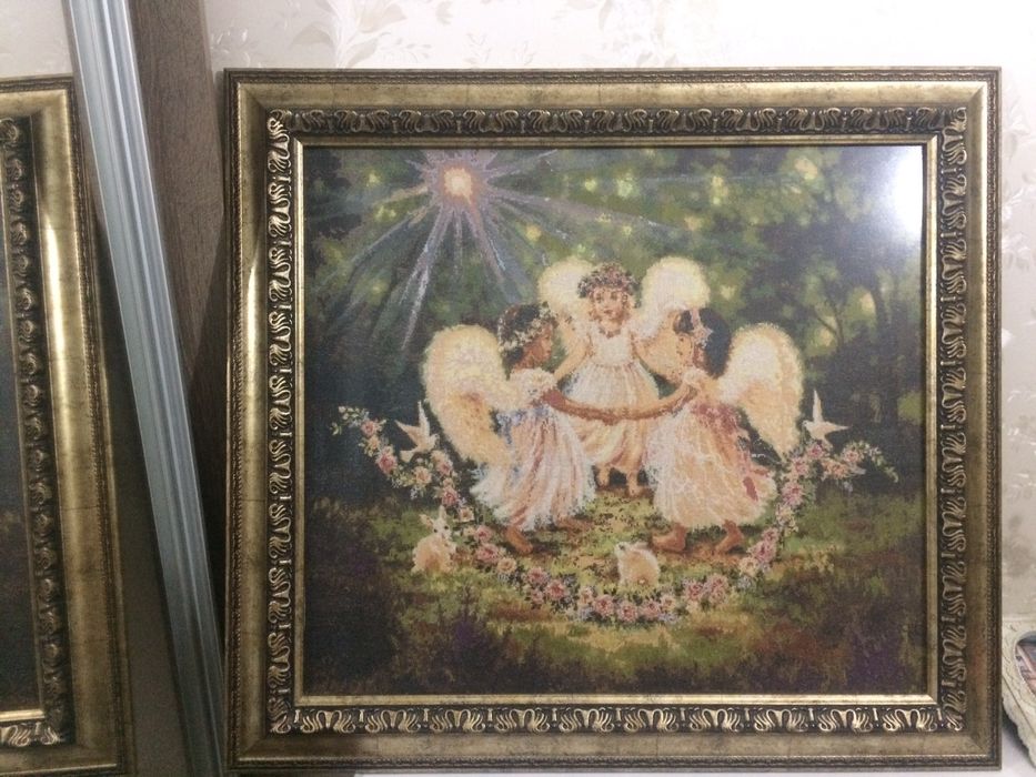 Картина вишита вручну, вишивка ангели