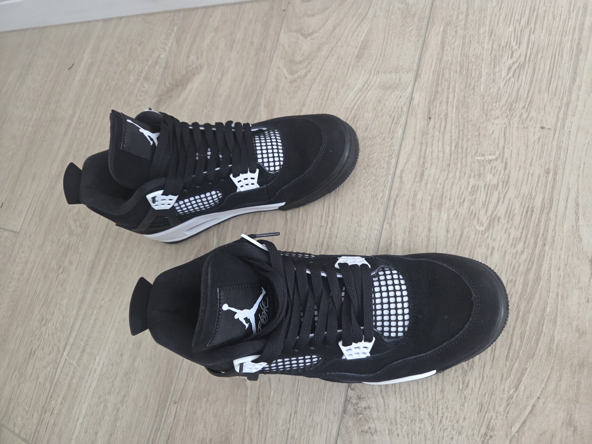 Air Jordan 4. Jordan 4 retro white Thunder. Nike