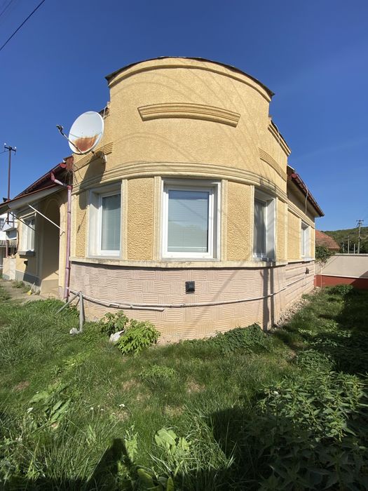 Продам 2 Будинки у передмісті  Берегова