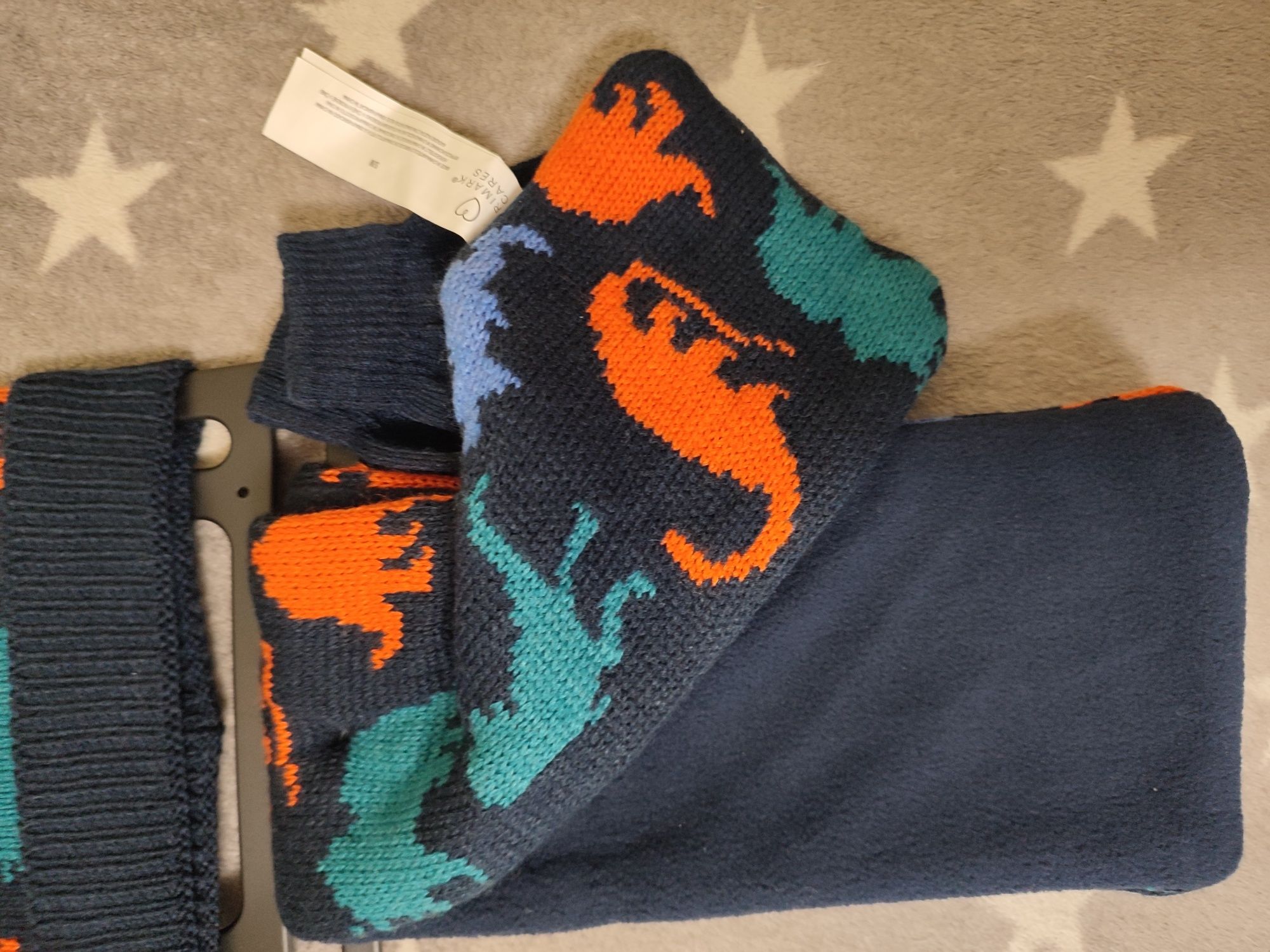 Комплект: шапка, шарф и перчатки Primark