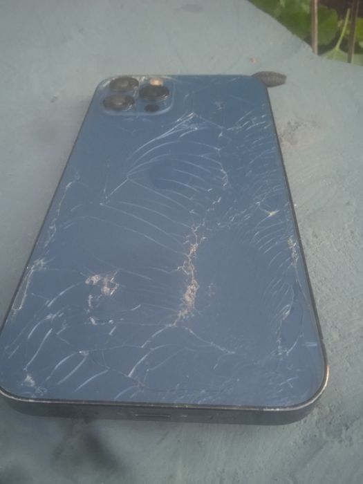 iPhone 12 pro 128gb битый но рабочий