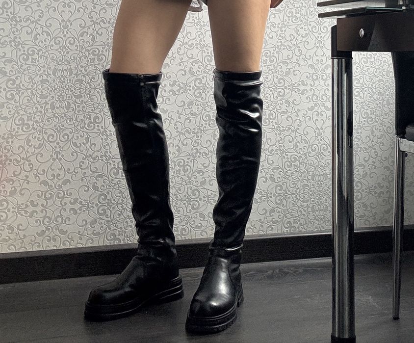 Ботфорти жіночі 39 розмір.