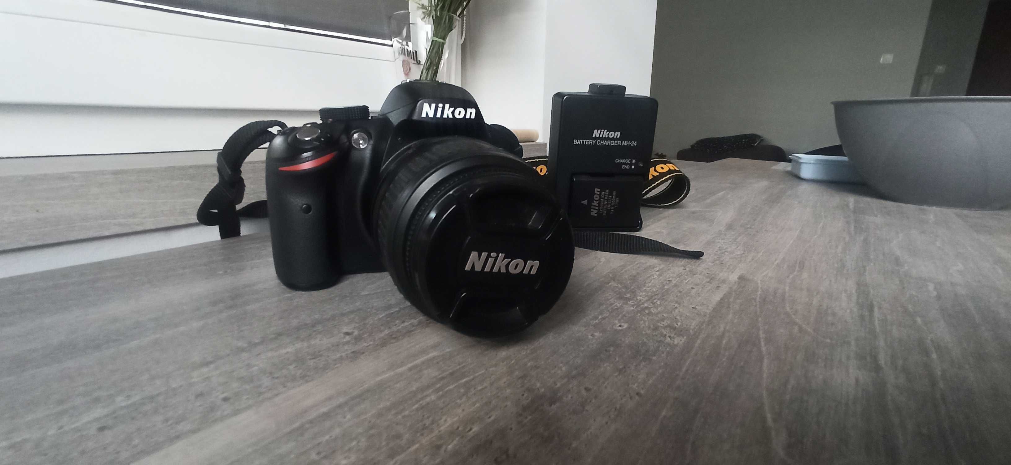 Aparat Nikon D3200 + ładowarka – idealny stan – 15 000 zdjęć