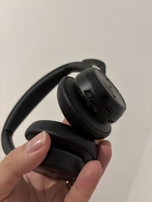 Poly Voyager Focus 2