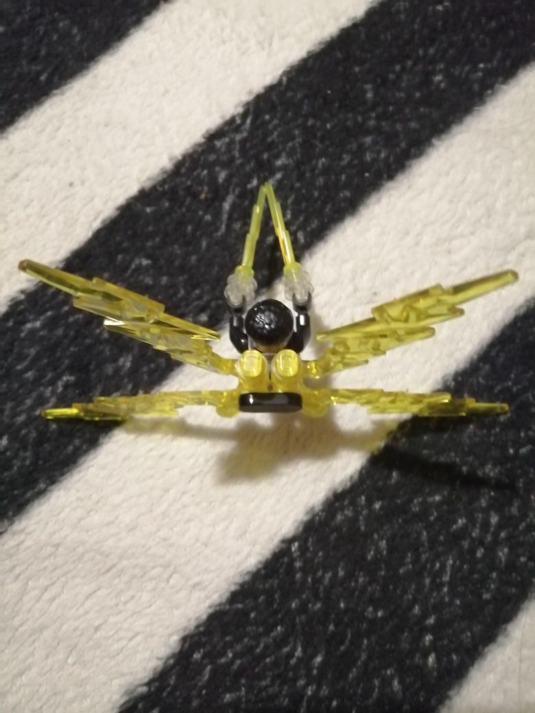Figurką lego spiderman