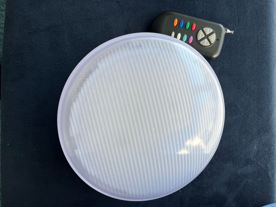 Iluminaçoa LED para piscinas