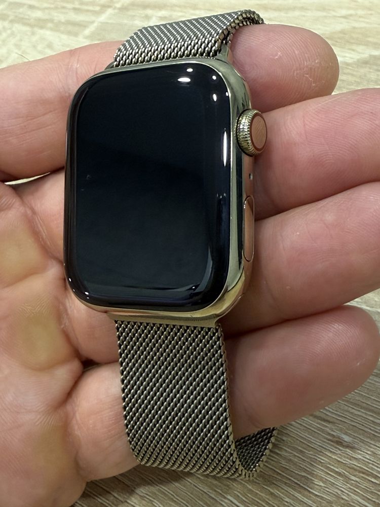 Продам Apple Watch 7 45 Gold Stainless Steel Milanese Loop