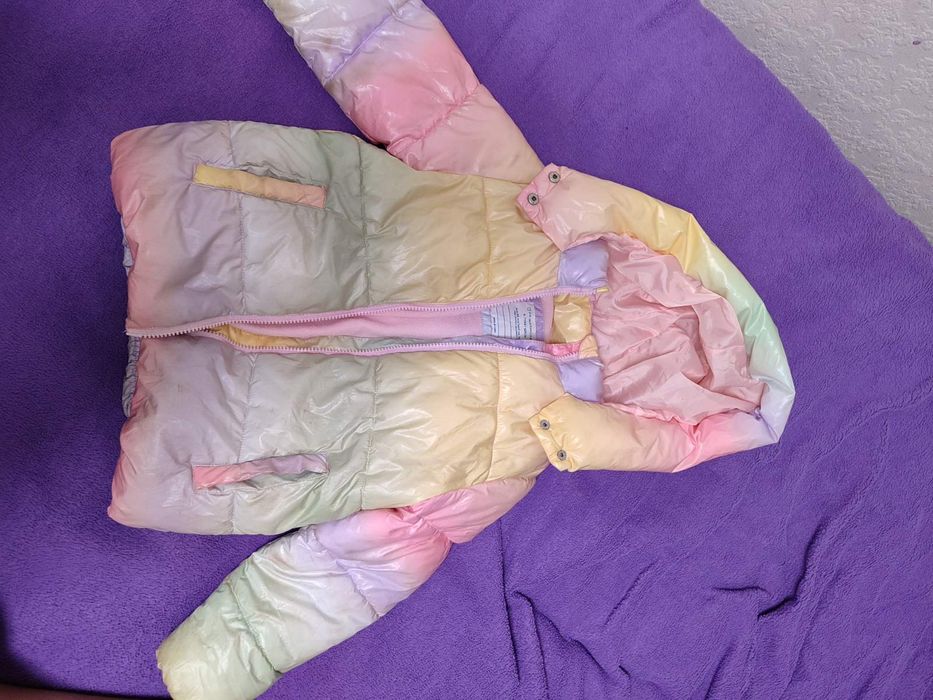 Курточка на дівчинку продам