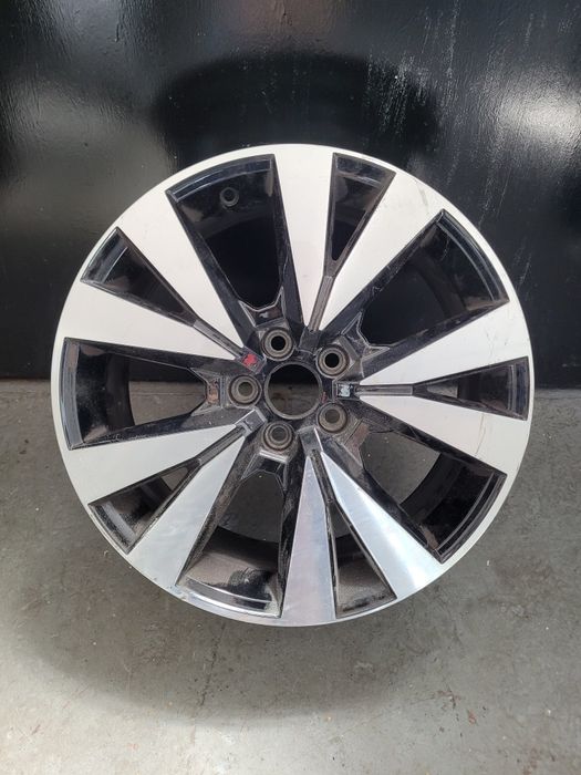 Felga alu 5x100 17" 6.5J et48 Seat Arona  6F9