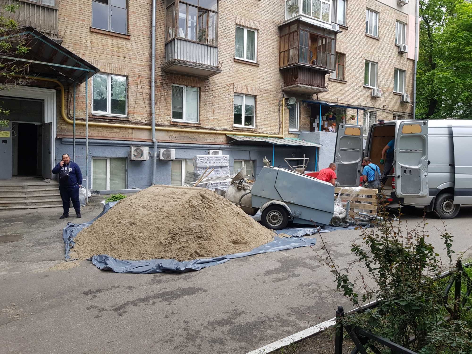 Стяжка у квартирі. Заливка підлоги в квартирі. Напівсуха стяжка