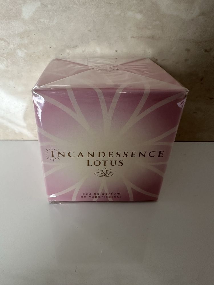 Woda perfumowana Incandessence Lotus 50 ml Avon