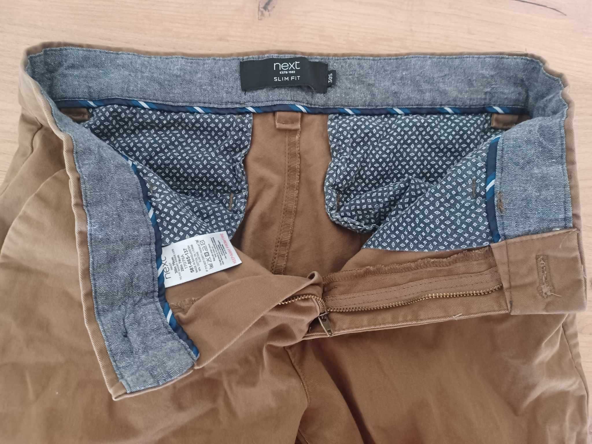 Długie bawełniane spodnie męskie NEXT 30 (S/M) slim fit / musztardowe