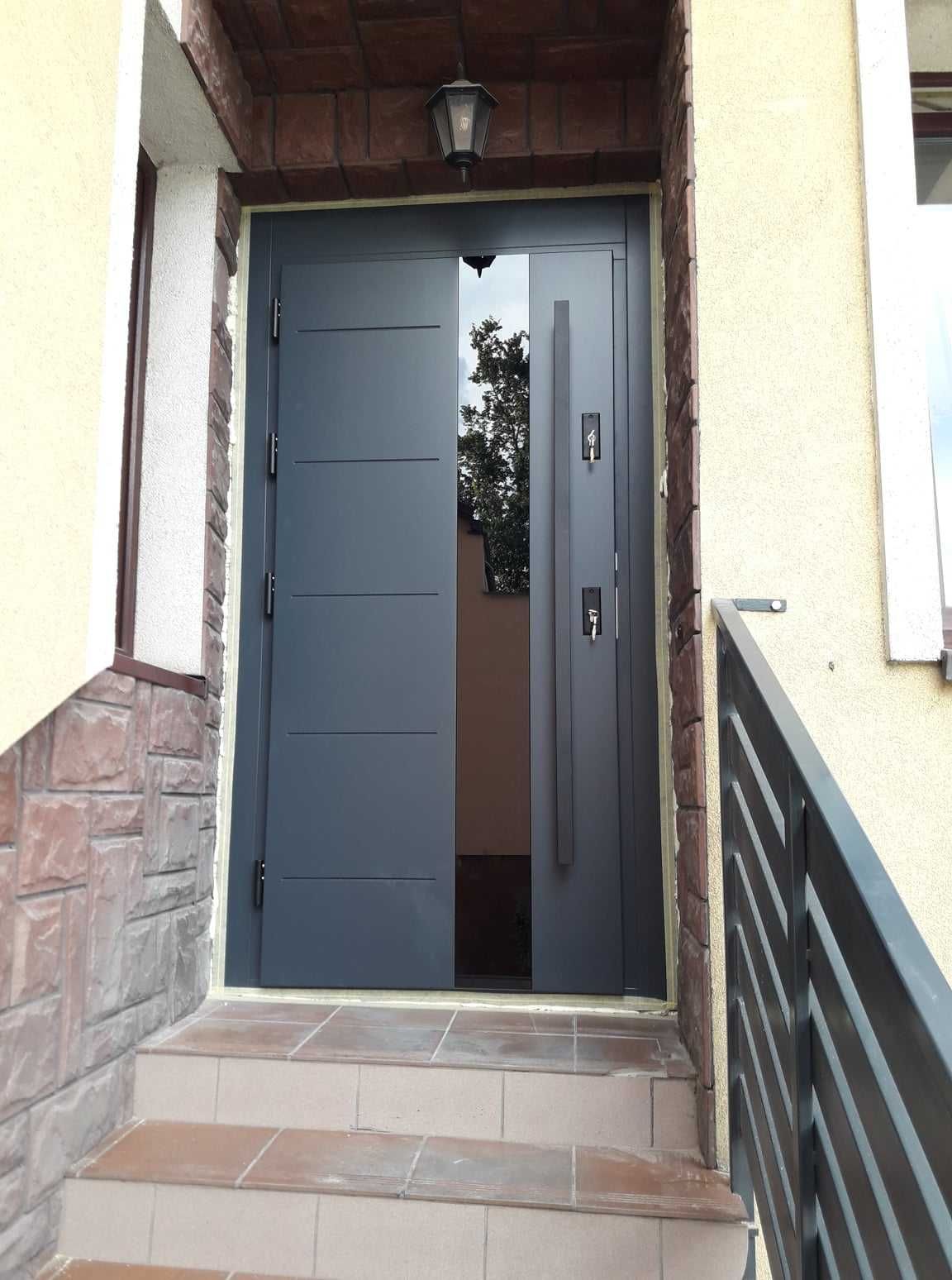 Drzwi zewnętrzne drewniane 8 cm z montażem