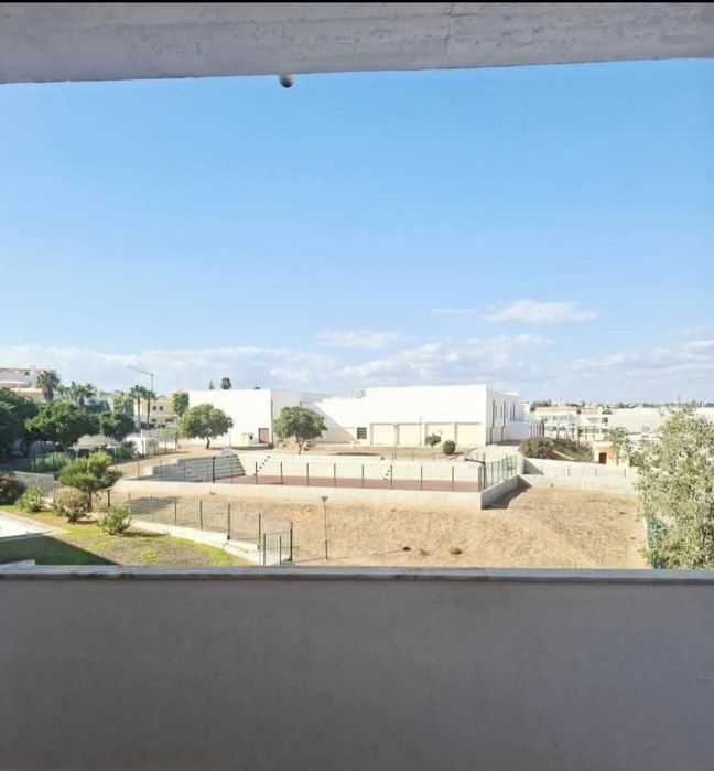 Arrendamento apartamento com 2 quartos a 5mn da Oura, Albufeira €1500