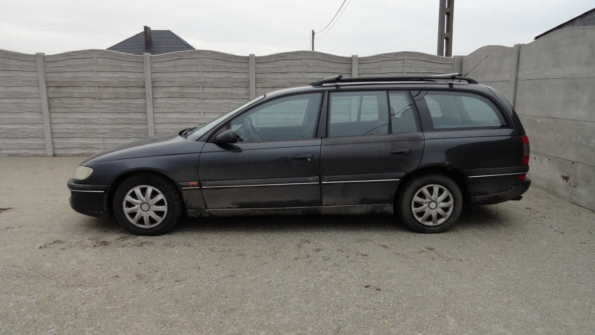 Opel omega B na części 2,0 Benzyna na części Kombi kolor Z266