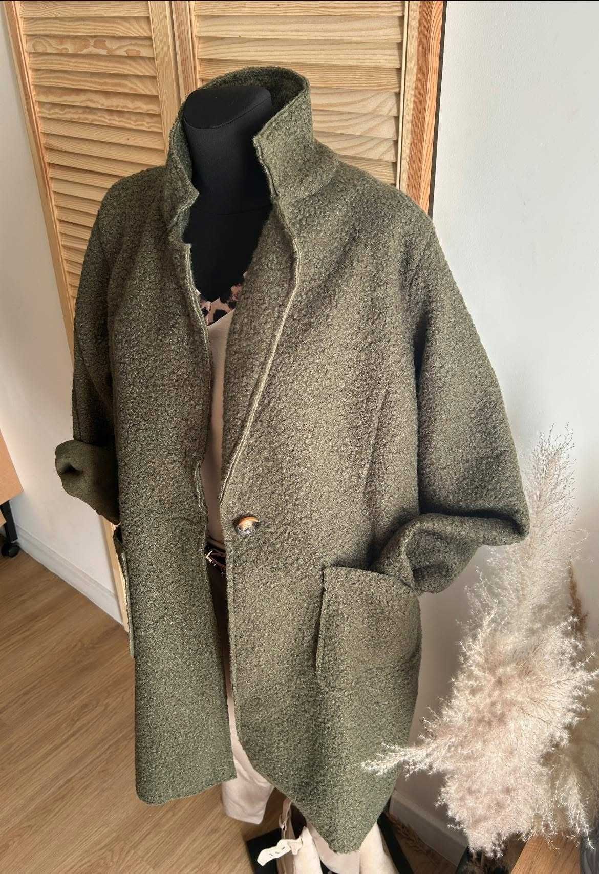 Płaszczyk baranek w kolorze khaki oversize uni