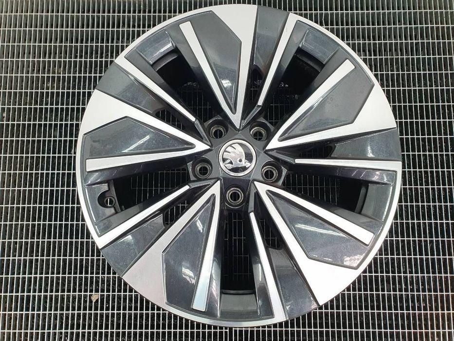FELGA ALUMINIOWA 17 ET41 3P0601025D SKODA SUPERB IV 3P 2024