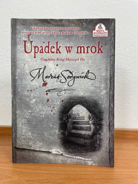 Upadek w mrok, Marcus Sedgwick, fantasy