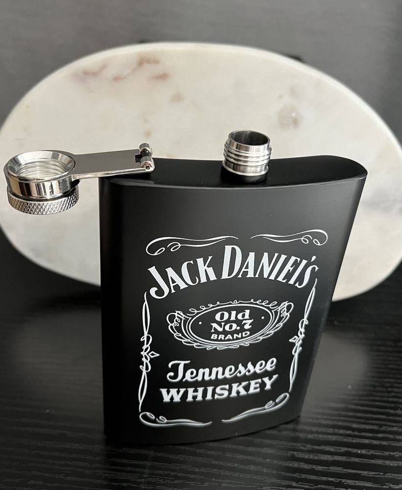 Piersiówka Jack daniels