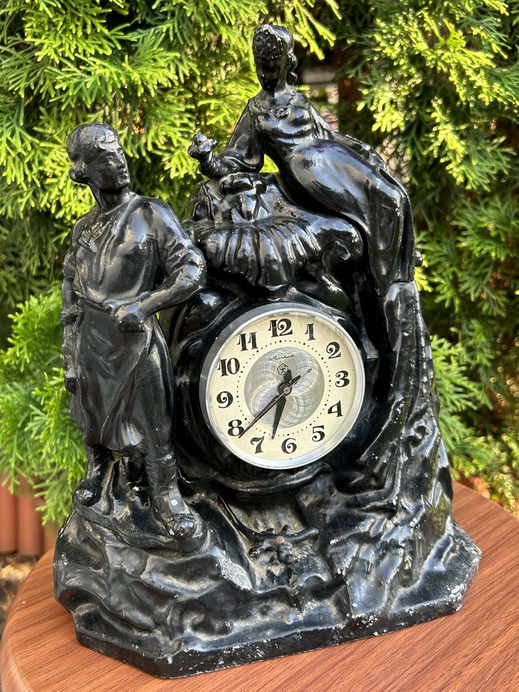 Stary radziecki duży zegar kaminkowy Molnija